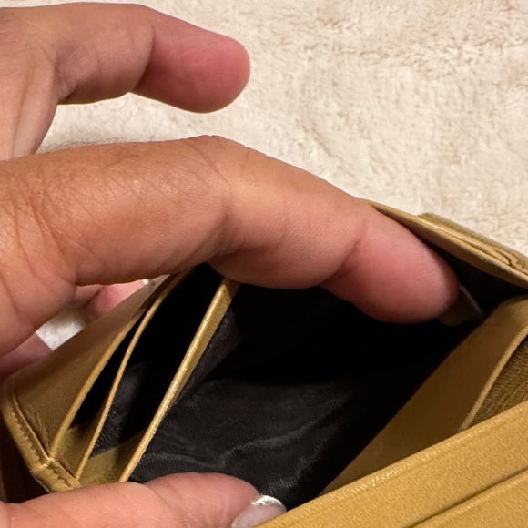 Gucci Tan Leather Wallet with Silver Clasp - Picture 12 of 16